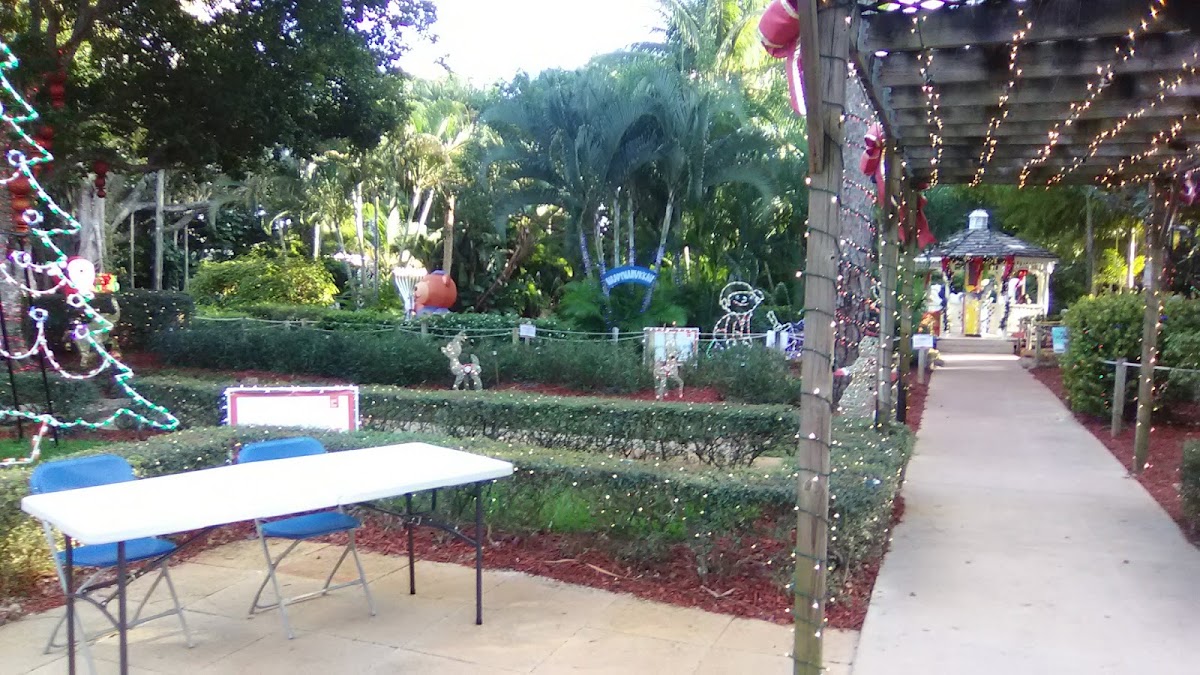 Lake Worth Village, a community in Lake Worth
